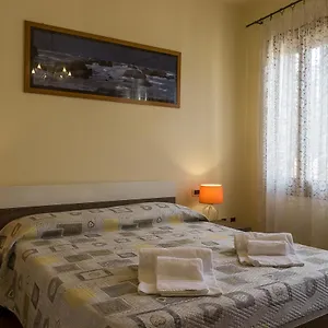  Alloggio in famiglia Acqua Azzurra Italia